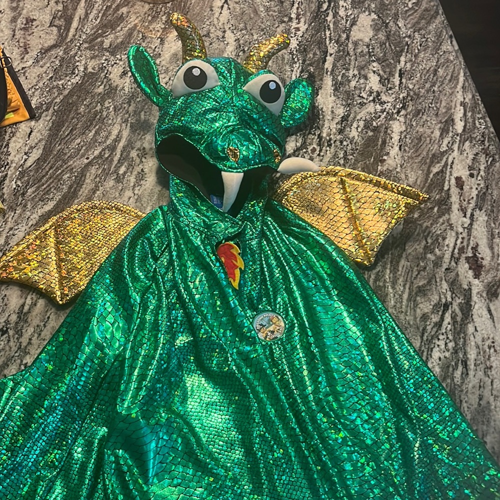 Kids Halloween dragon cape Legoland